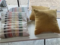 4 decorative pillows 17.5” and 15.5