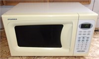 Sylvania microwave w/ turntable.