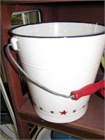 Bucket with handle
