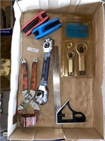 Boxful misc tools/ nut & splitter