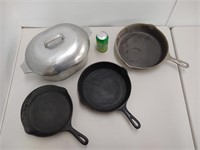 4 metal cookware items - Griswold pans, Wagner