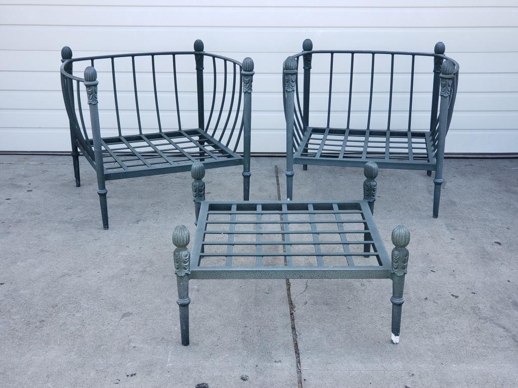 Patio cast aluminum set - 2 chairs & coffee table