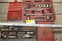 Sockets, tap and die, and bit set