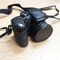 Fujifilm Finepix S1000 fd digital camera