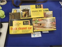 SEVEN VINTAGE REVELL "HO" SCALE TRACK ACCESSORIES