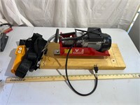 PA 200 electric hoist. Works great.