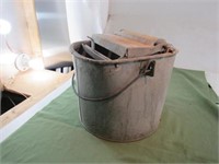 Deluxe Wringer Bucket