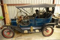 1910 MODEL T FORD