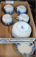 2 FLATS OF BLUE & WHITE PORCELAIN DISHES