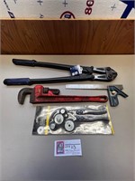 TOOL LOT WITH BOLT CUTTERS PIPE WRENCH TUBING BEND