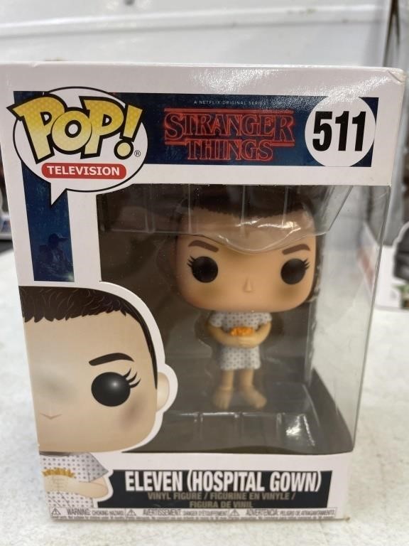 Pop "Stranger Things" Eleven-hospital gown