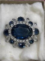 Vintage blue clear rhinestone brooch
