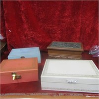 (4)Vintage jewelry boxes.