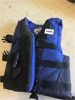 Bass Pro Shop childs 30-50 lb life jacket