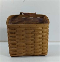 2006 Longaberger Medium Wall Pocket Basket with