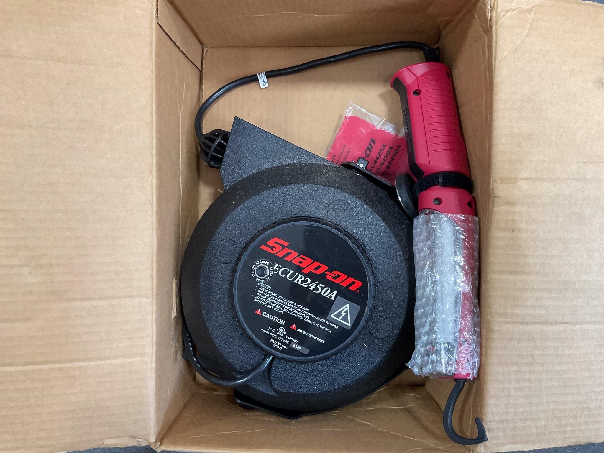 NEW Snap-On Retractable Shop Light