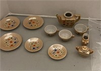 E4) Vintage - Lusterware Tea Set - Stamped Japan
