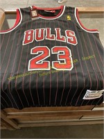 Michael Jordan XL Mitchell+Ness Jersey