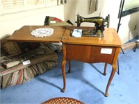 Vintage Singer Electric Sewing Machine,