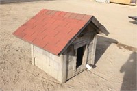 Dog House, Insulated, Approx. 38"x38"x47"