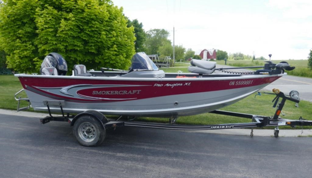 2016 16' Smokercraft Pro Angler XL  FOR SALE