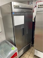 True Refrigerator Double Door Reach-In