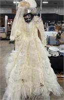 Elegant Wedding Dress & Veil.