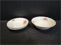 Favolina Floral Serving Bowl w/ (3) Bowls