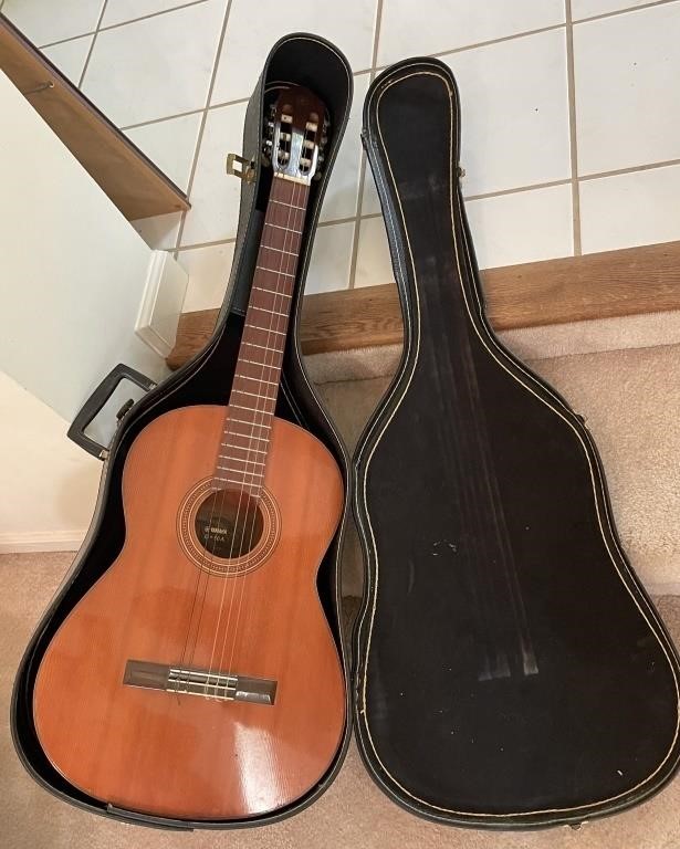 Yamaha G-50A acoustic guitar and case