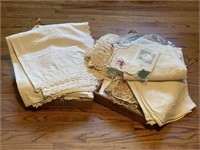 Linen Crochet Table Cloths Napkins