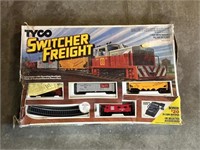 Vintage TYCO switcher freight toy train set