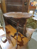PEDESTAL SMALL SIDE TABLE