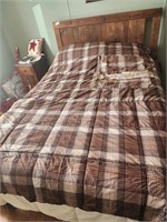 Full size woolrich comforter and 2 shams brown