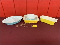 4 PYREX DISHES