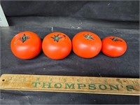 Wood tomatoes