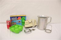 Mixed Lot of Vintage & Newer Kitchen Items