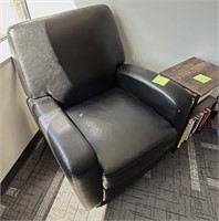 BLACK LEATHER RECLINER - AS NEW