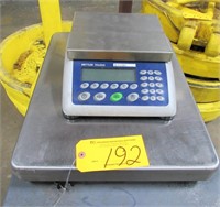 METTLER-TOLEDO (250 lb.) DIGITAL PLATFORM SCALE