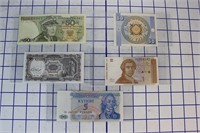 LOT OF FOREIGN CURRENCY