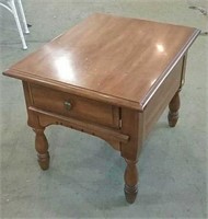 Wooden end table 28 x 22 x 21 h