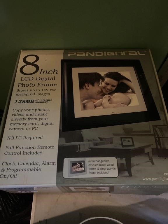 LCD digital photo frame