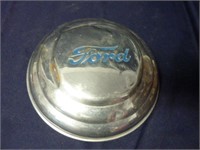 VINTAGE FORD HUBCAP