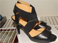 Liz Claiborne ladies shoes, size 8, new