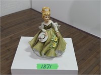 Ceramic Statue Lady 7"