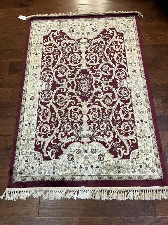 Oriental Style Area Rug. 4.5 x 6.5 Feet