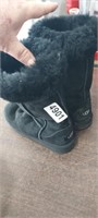 UGG BOOTS SIZE 1