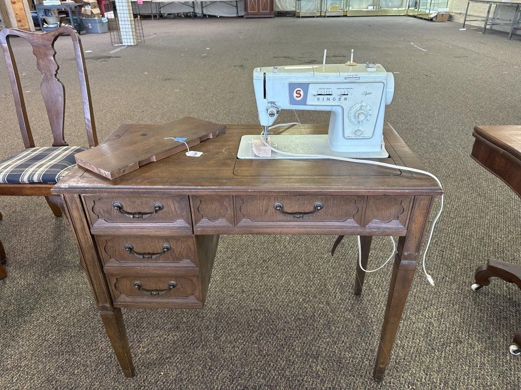 Vintage Singer Sewing Machine In Table