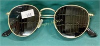 VINTAGE SUNGLASSES - VICTORIA?