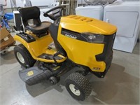 2016 CUB CADET 42 " CUT  ONLY 225 HOURS LIKE NEW