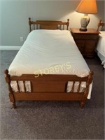 Vilas Twin Bed w/ Headboard, Footboard & Rails